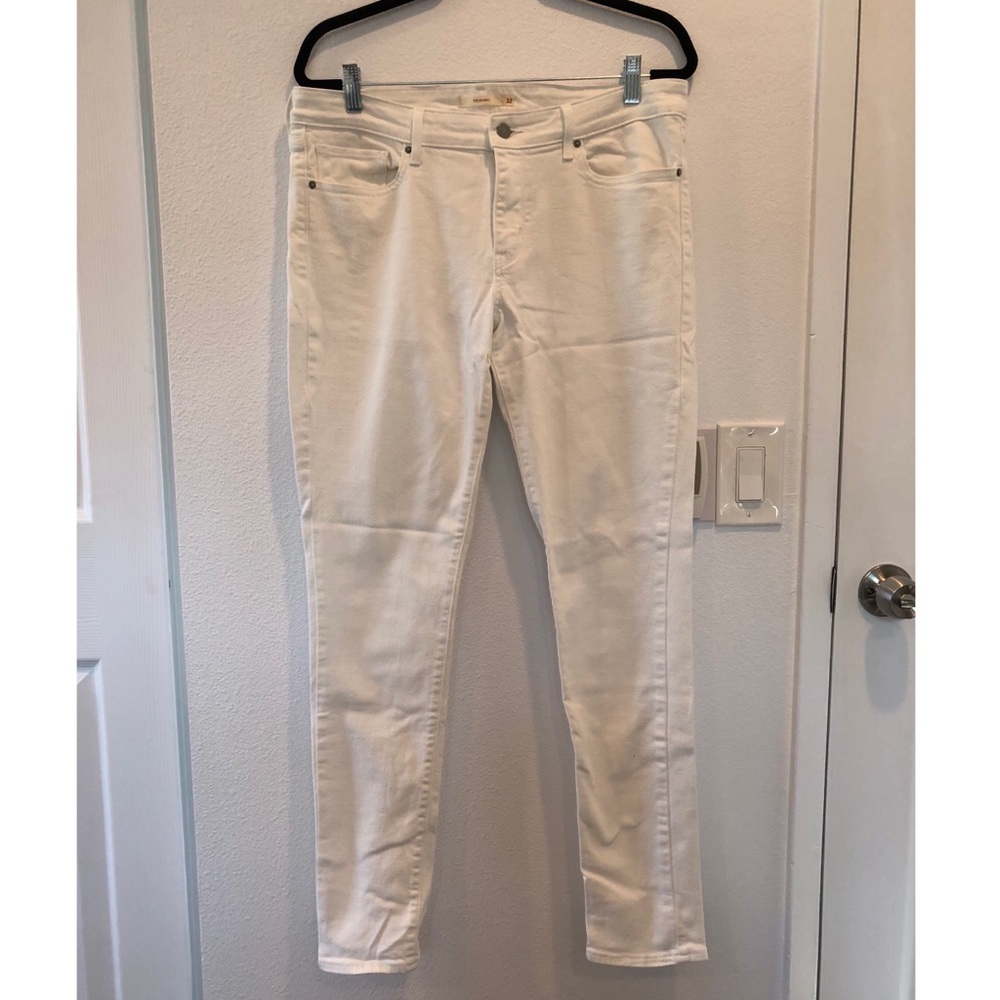 LEVIS JEANS white